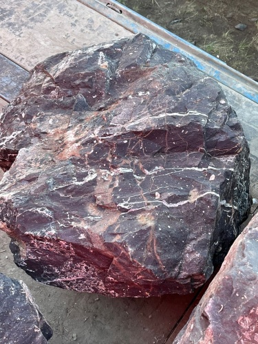 Камни для ландшафтного дизайна красно-фиолетовые 10-60 килограмм купить в Горно-Алтайске