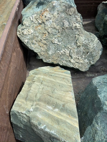 Ландшафтные глыбы зелёные 200-500 килограмм купить в Горно-Алтайске