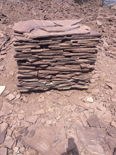 Плитняк лемезит бордовый для цоколя 1,5-2 см купить в Горно-Алтайске