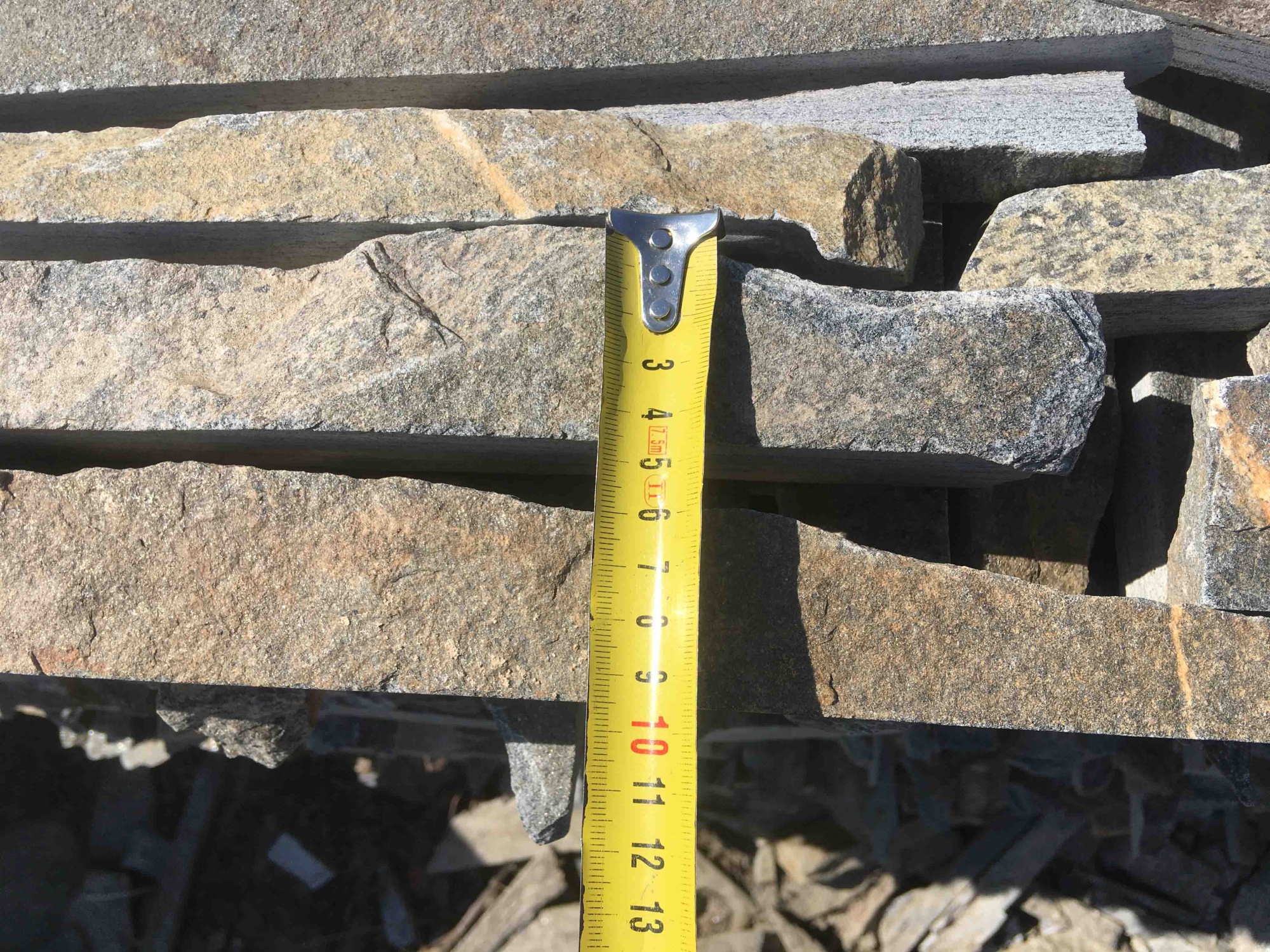 Горбушка златолит мультиколор для облицовки купить в Горно-Алтайске