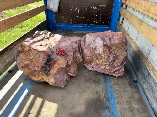 Ландшафтные глыбы красно-фиолетовые 200-1000 килограмм купить в Горно-Алтайске