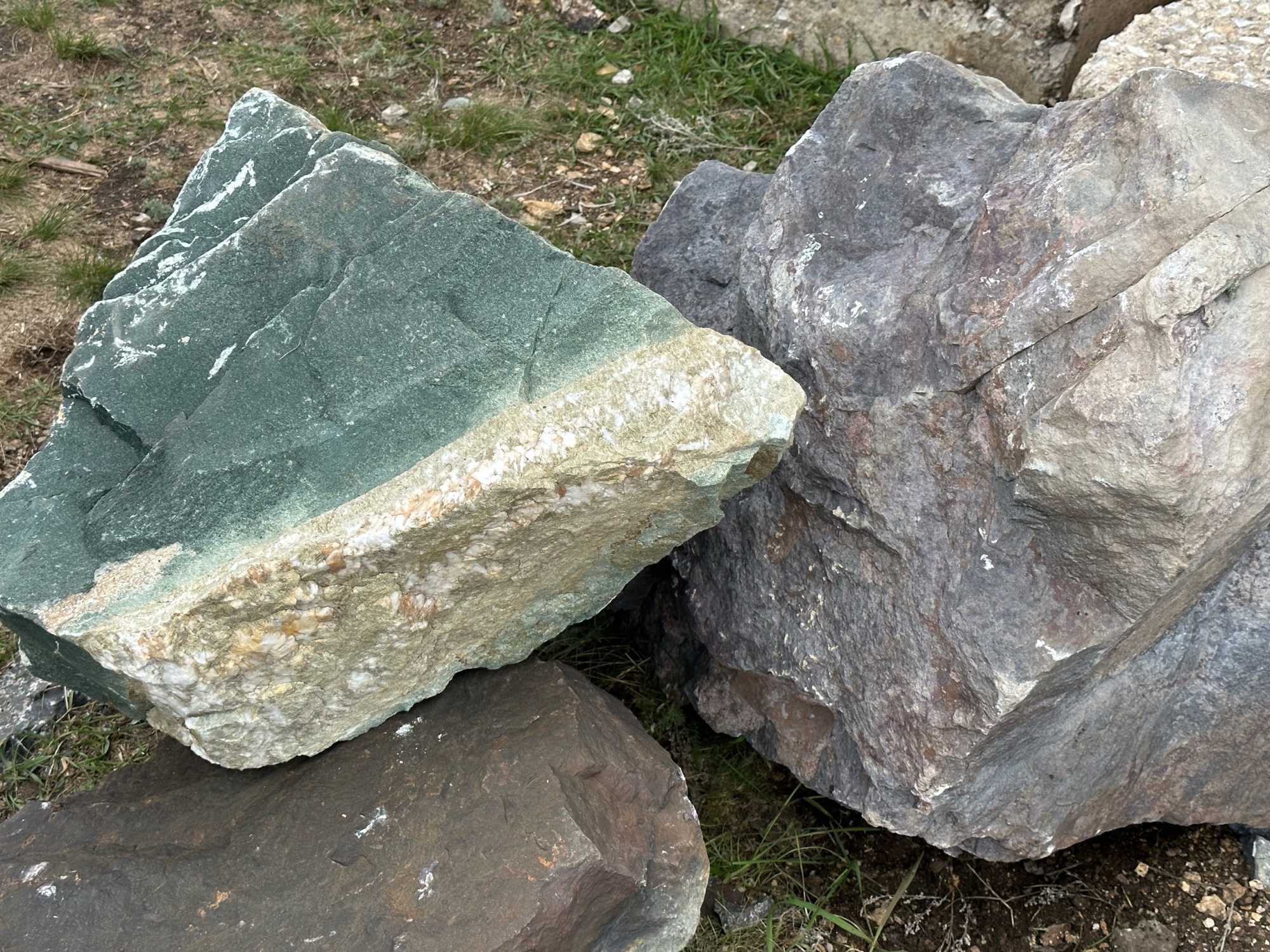 Камни для ландшафтного дизайна зелёные 10-60 килограмм купить в Горно-Алтайске