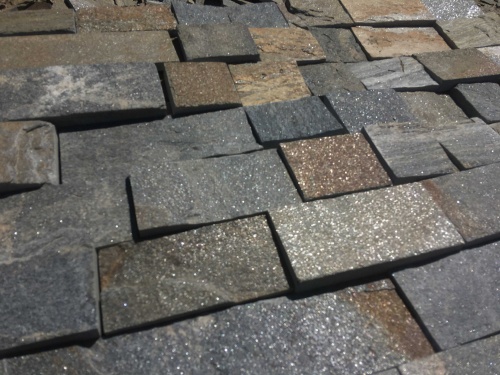 Плитка пилёная златолит Уральский для цоколя, отмостки купить в Горно-Алтайске