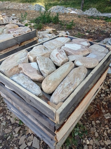 Златолит жёлтый, жёлто-зелёный глыбки и валуны для ланшафтного дизайна купить в Горно-Алтайске