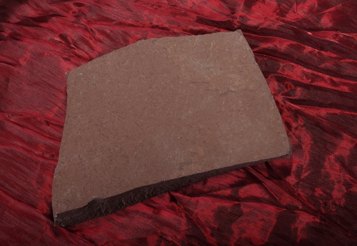 Плитняк лемезит бордовый для цоколя 1,5-2 см купить в Горно-Алтайске