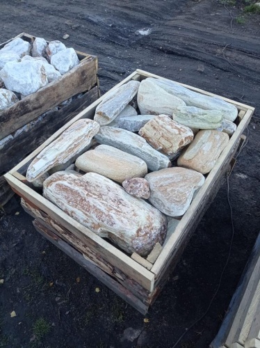 Златолит жёлтый, жёлто-зелёный глыбки и валуны для ланшафтного дизайна купить в Горно-Алтайске