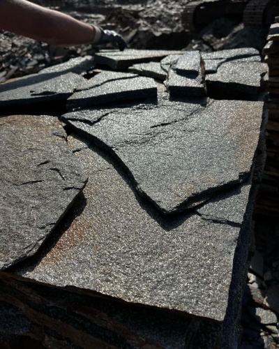 Плитняк златолит серебристый для фасада купить в Горно-Алтайске