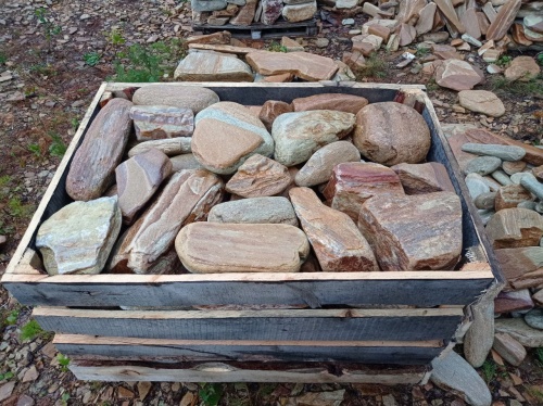 Златолит жёлтый, жёлто-зелёный глыбки и валуны для ланшафтного дизайна купить в Горно-Алтайске