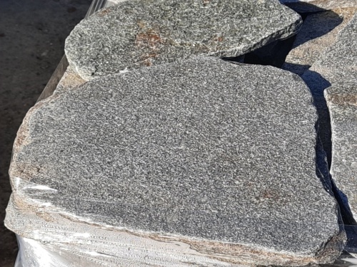 Златолит серебристый галтованный для лестниц купить в Горно-Алтайске