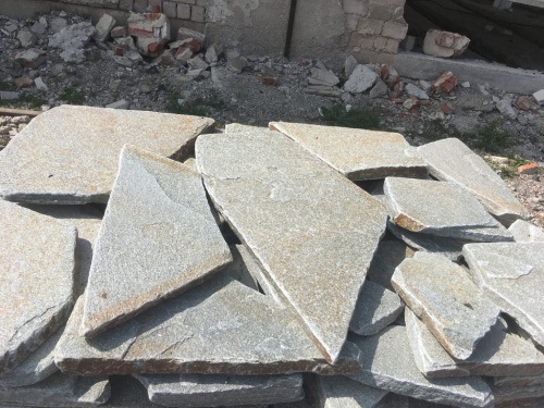 Златолит серебристый галтованный для лестниц купить в Горно-Алтайске